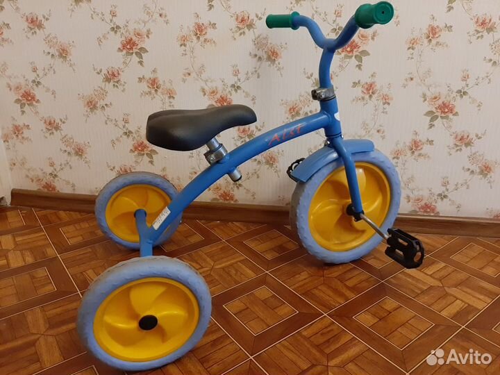 Велосипед трехколесный Аист