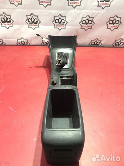 Центральная консоль Toyota Avensis Т250