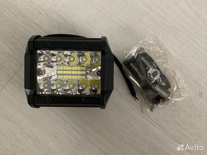 Прожектор светодиодный на лодку