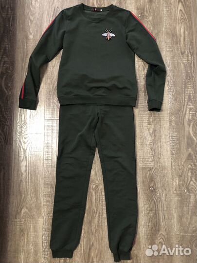 Спортивный костюм женский