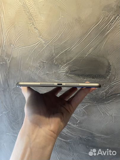 Идеальный iPad mini 2 ростест с SIM картой