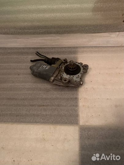 Моторчик стеклоподъемника Mercedes-Benz W140