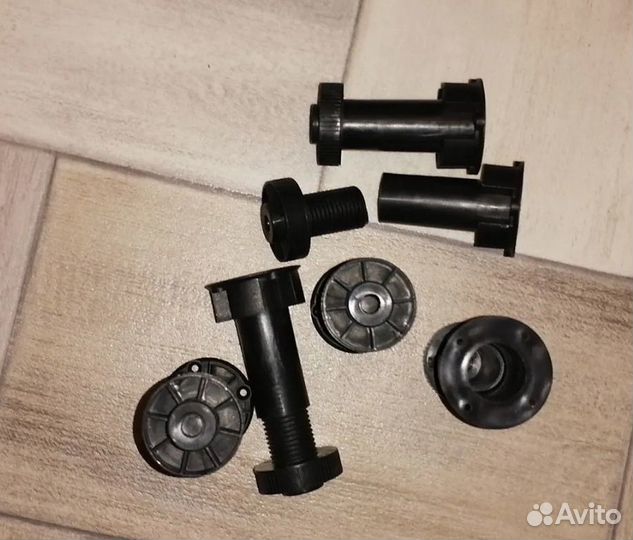 Ножки для мебели регулируемые. Пластиковые 4 штуки