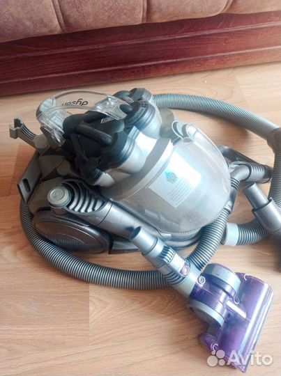 Пылесос dyson ds19