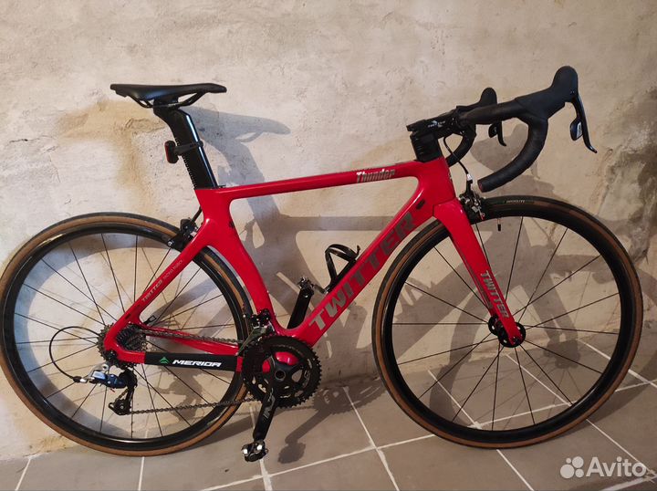 Шоссейный велосипед Twitter Thunder sram rival