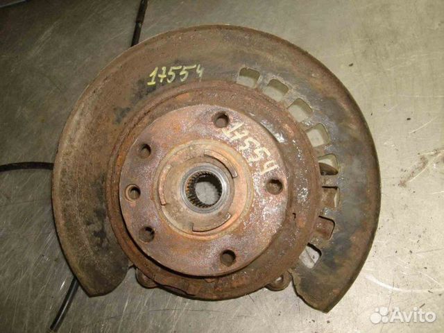 Кулак VW Touareg 2002-2010