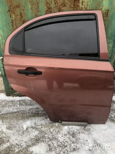 Дверь на chevrolet aveo