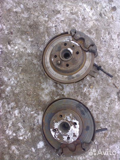 Продаю передние ступицы на 13 с супортами и на ваз