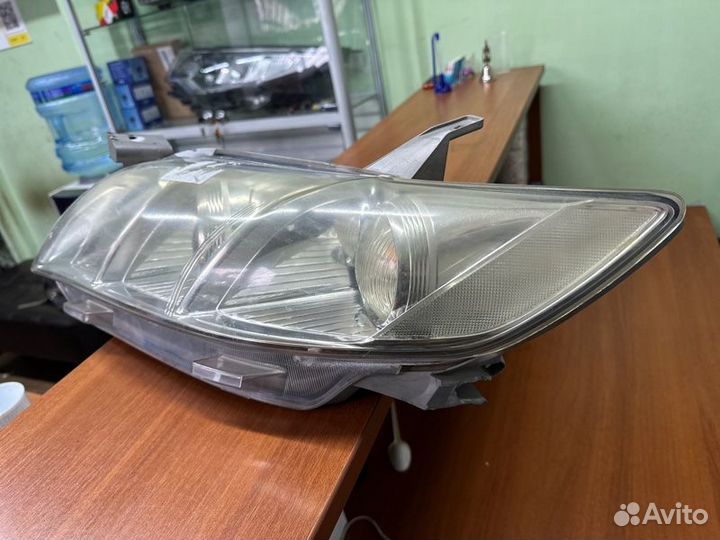 Фара передняя левая Toyota Camry 40