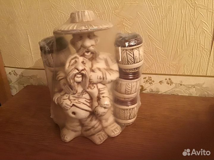 Штоф керамический с 6 стопками «Казаки» и «Абхазия