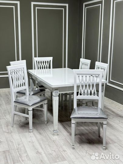 Комплект стол и стулья. В наличии