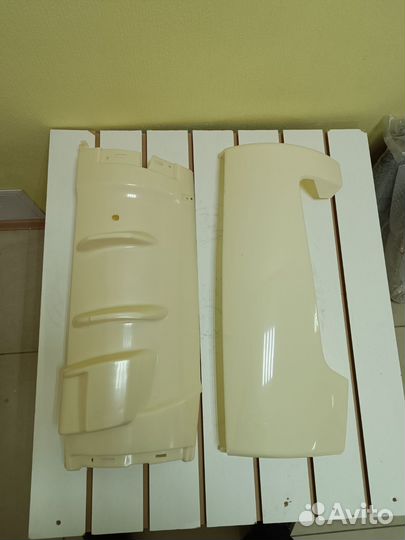 Дефлектор кабины правый Howo Sitrak 812W624106031