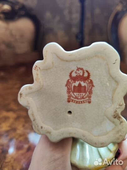 Статуэтка попугай фарфор