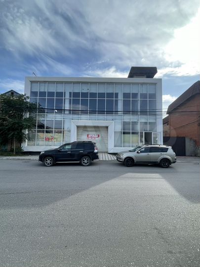Здание, 1400 м²
