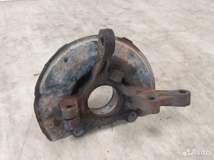 Кулак поворотный передний левый Mitsubishi Lancer