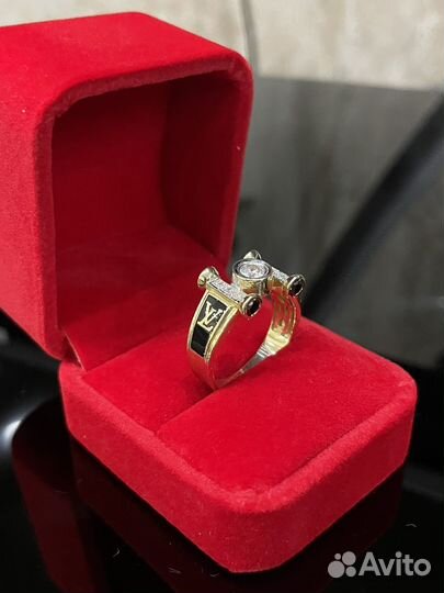 Золотой мужской перстень