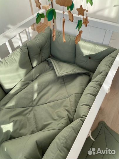 Бортики в кроватку новые