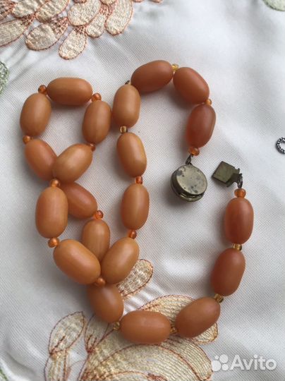 Янтарь, бакелит СССР Прибалтика