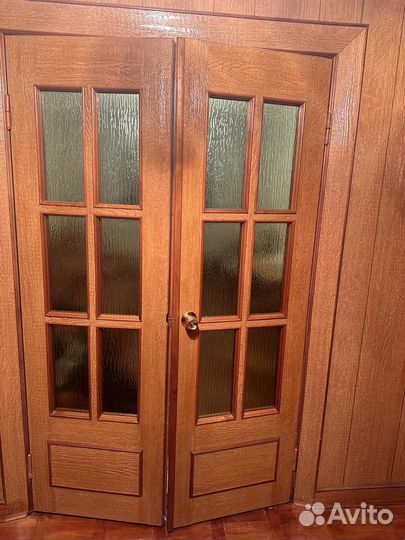 Дверь входная деревянная с коробкой