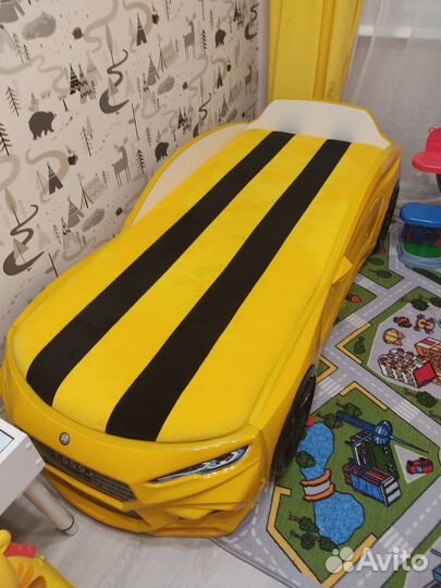 Детская кровать машина