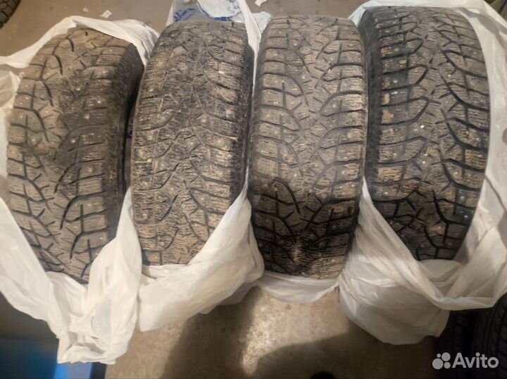 Bridgestone Blizzak Spike 3 205/60 R16