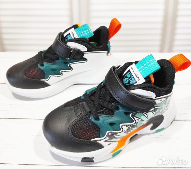 Детские кроссовки новые 26-31р