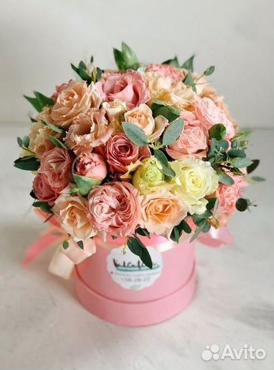 Букеты в шляпной коробке