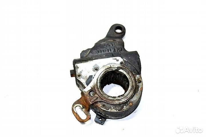 Трещетка, вспомогательного моста, правая MAN TGX 1