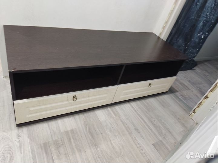 Тумба под телевизор