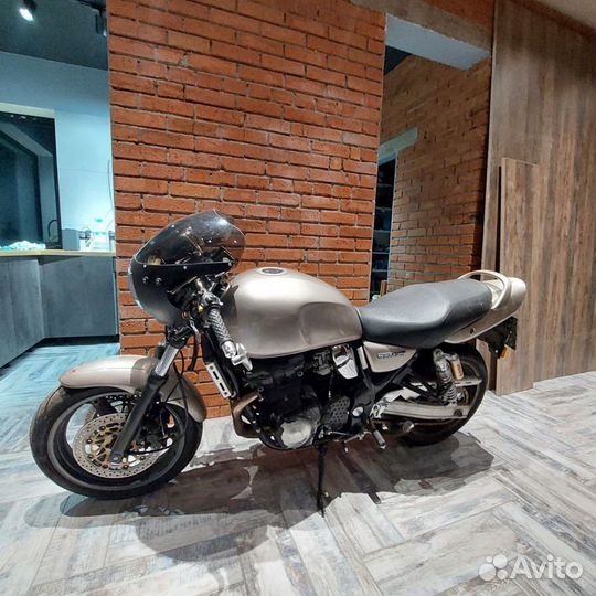Suzuki inazuma 750