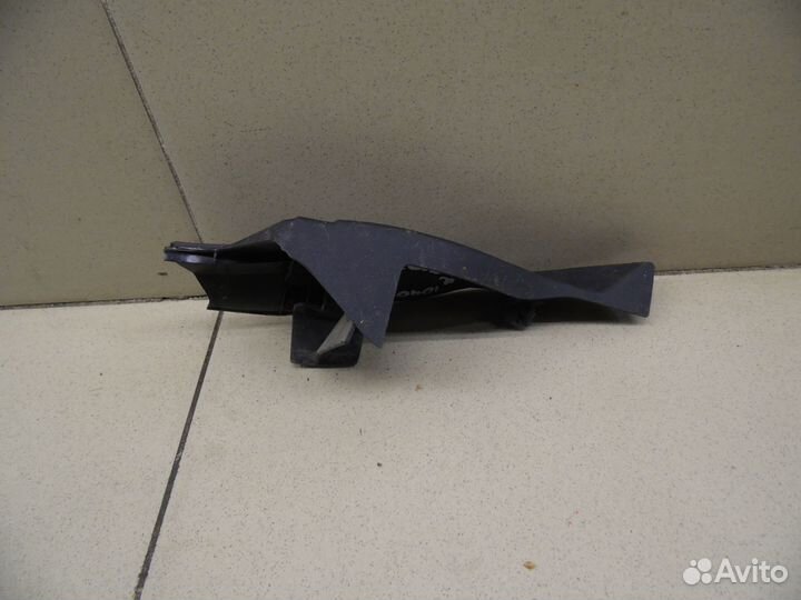 Накладка (кузов внутри) Hi Lux 2015