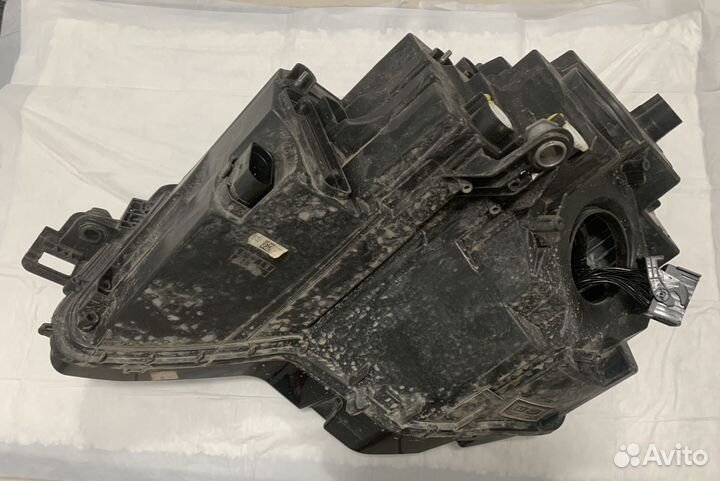 Фара правая светодиодная Skoda Karoq