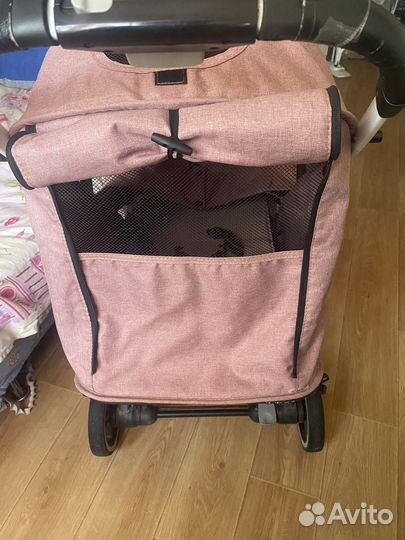 Коляска прогулочная