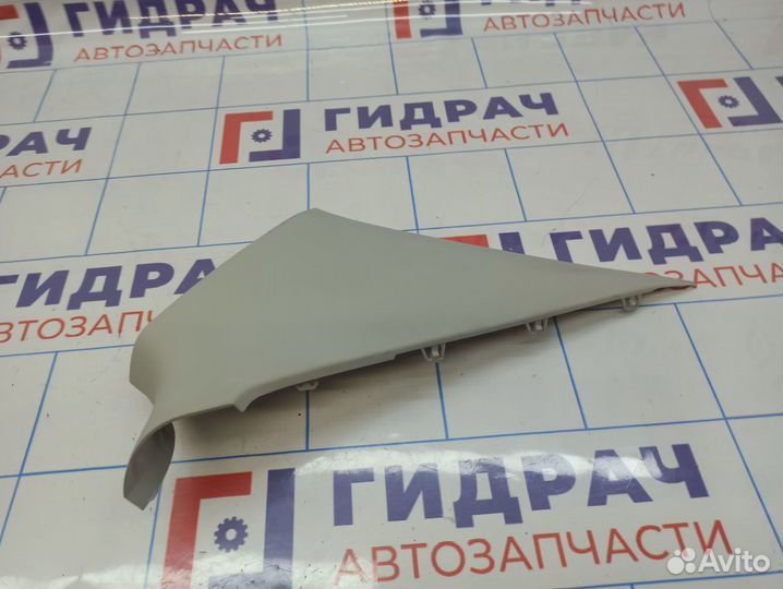 Обшивка стойки задней правой верхняя Volkswagen Po