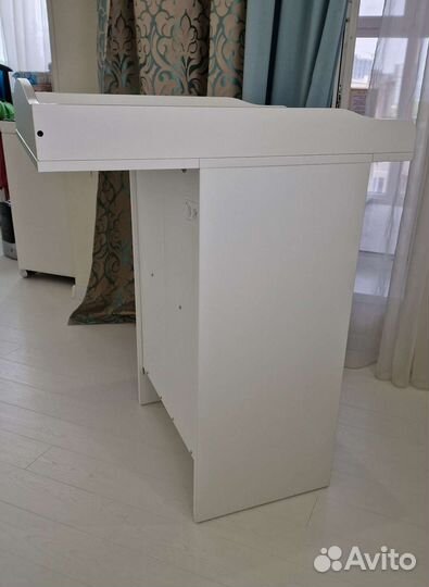 Пеленальный стол