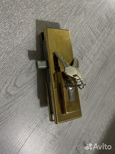 Замок для стеклянной двери