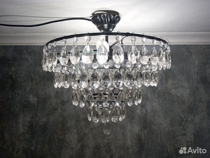 Чёрная хрустальная люстра с подвесками