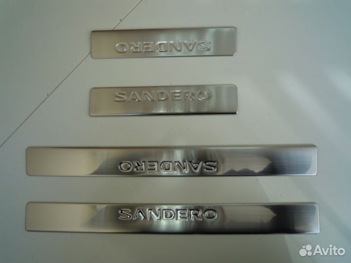 Renault Sandero Накладки порога Хром Новые