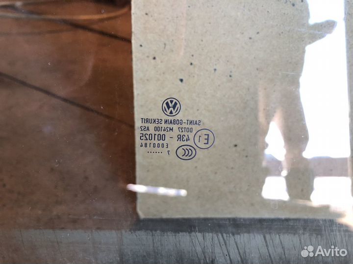 Стекла на т6 -т5 переднее Левое