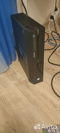 Xbox one 500 gb + топовые игры с геймпадом