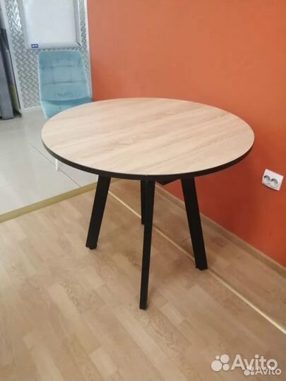 Стол круглый раздвижной в стиле лофт