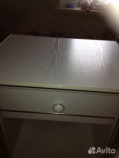 Тумба прикроватная