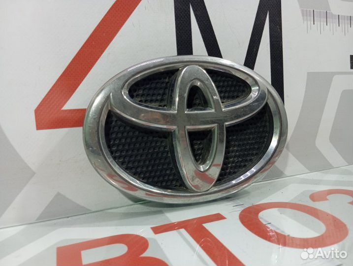 Эмблема решетки радиатора передняя Toyota Land