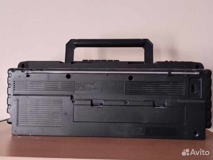 Кассетный магнитофон sharp