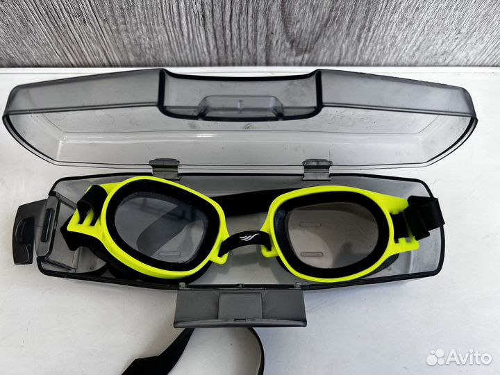 Маски и очки для плавания
