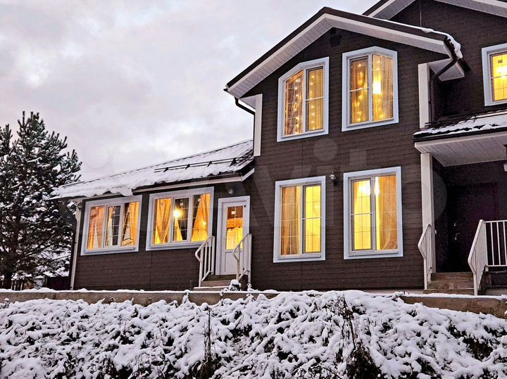 Коттедж 210 м² на участке 20 сот.