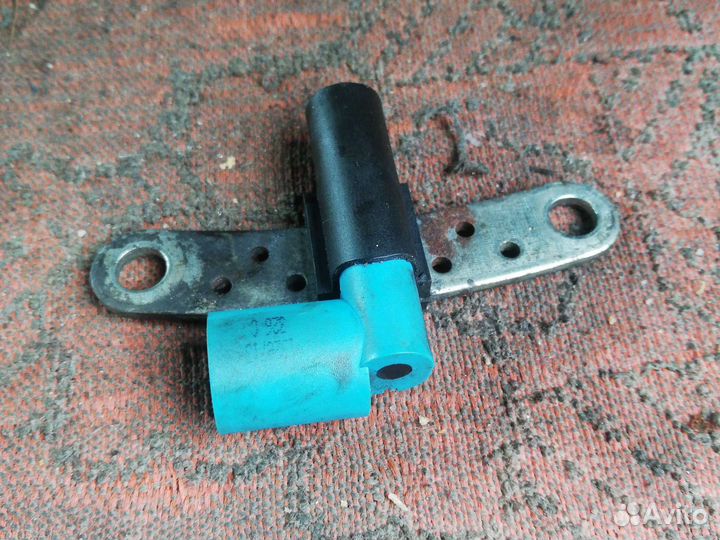 Датчик положения коленвала Рено Меган 2