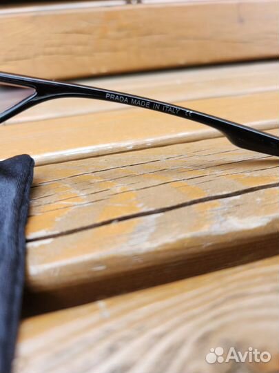 Солнцезащитные очки prada