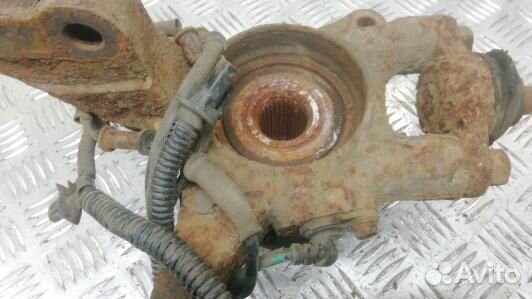 Ступица передняя левая hyundai tucson JM (YEA21K90