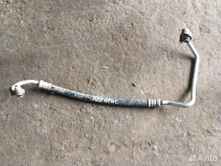 Toyota avensis Трубка